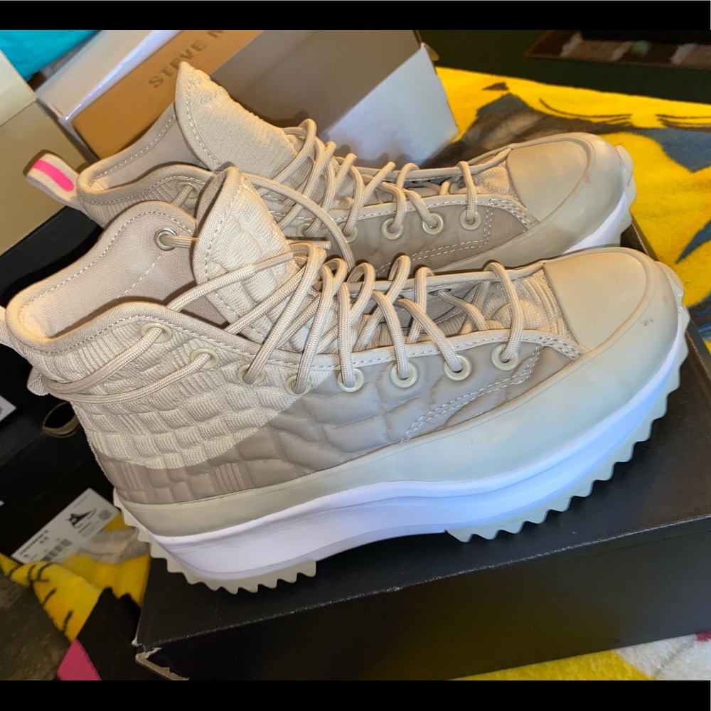 Women’s converse sneakers